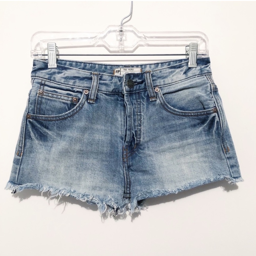 FREE PEOPLE Highwasited Button Fly Cutoff Short 24